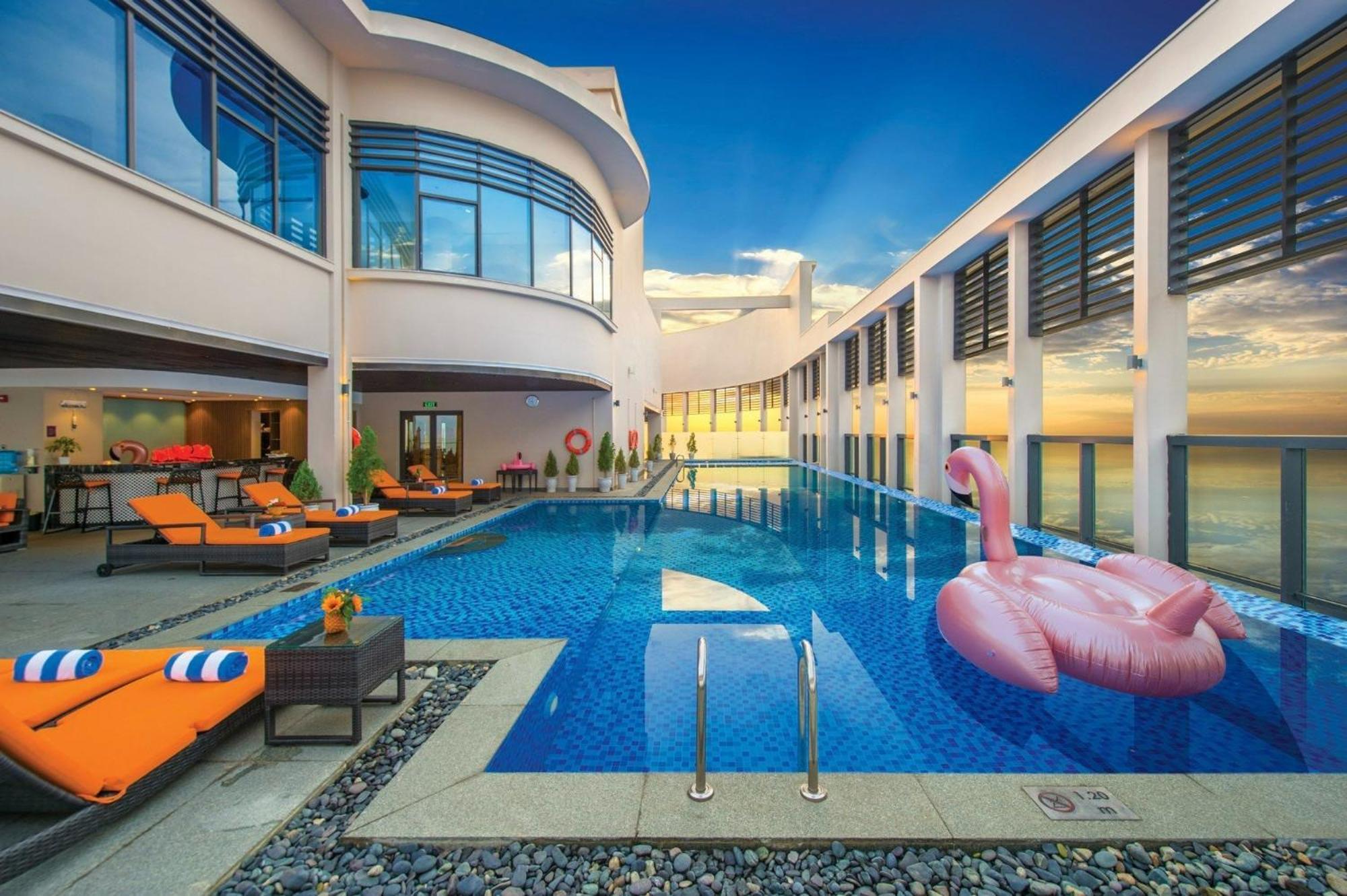 Luxury Apartment - Rooftop Swimming Pool - Beach Front - Hinata Apartment Da Nang Exterior foto