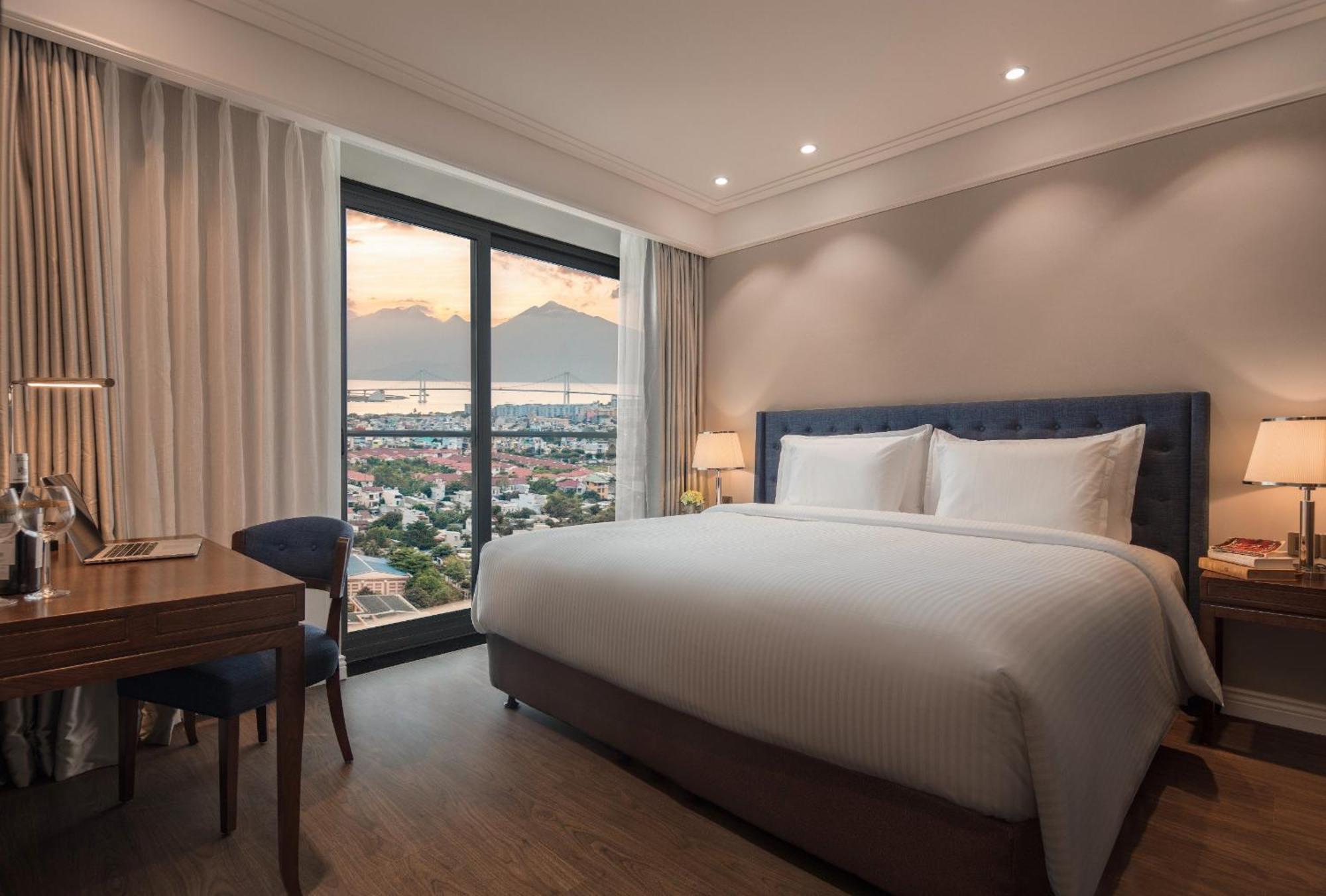 Luxury Apartment - Rooftop Swimming Pool - Beach Front - Hinata Apartment Da Nang Exterior foto