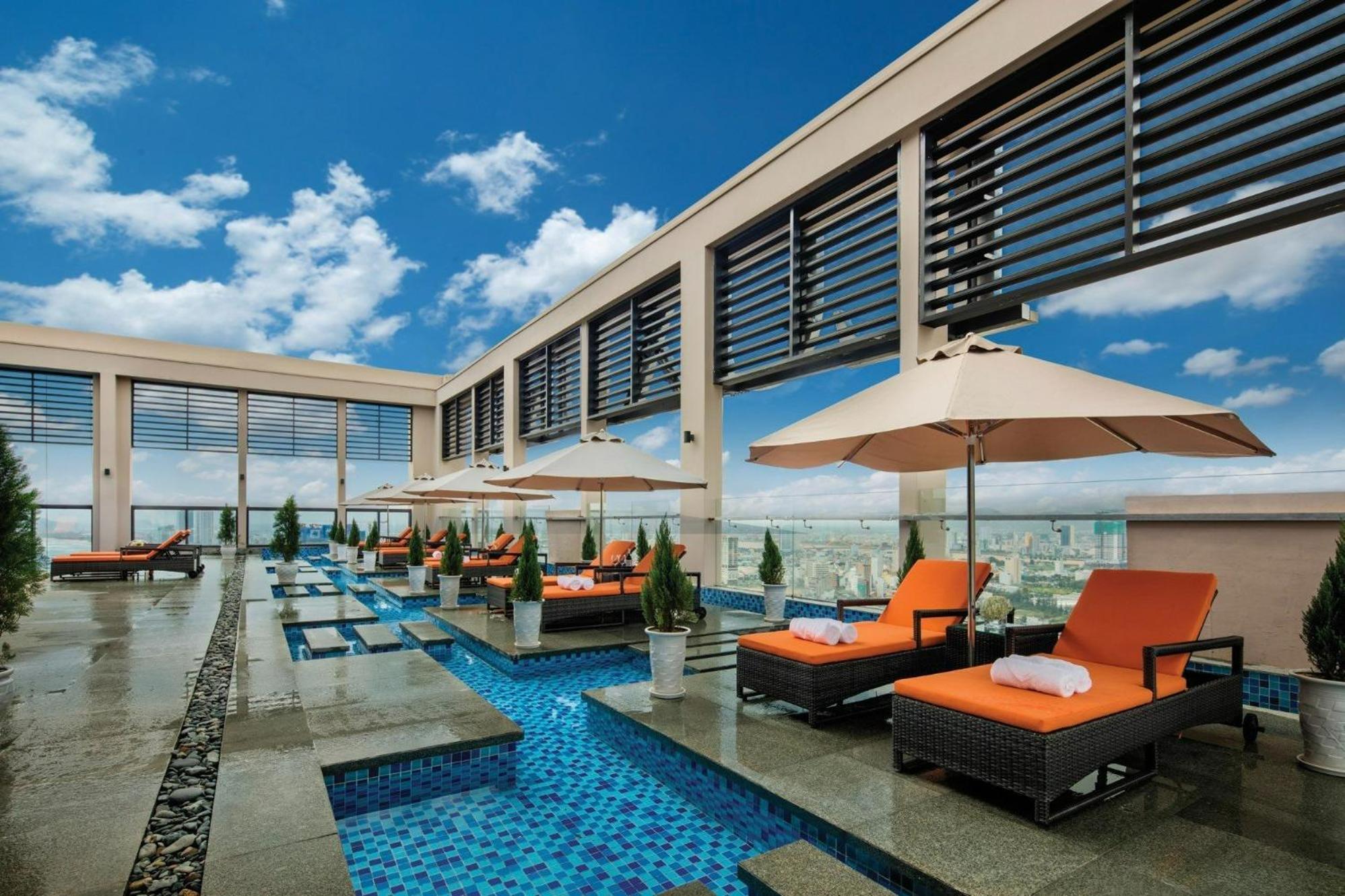 Luxury Apartment - Rooftop Swimming Pool - Beach Front - Hinata Apartment Da Nang Exterior foto